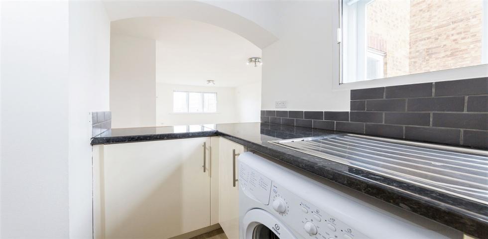 			1 Bedroom, 1 bath, 1 reception Flat			 Harrow Road, KENSAL GREEN
